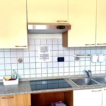 Gardalakeapartment A *