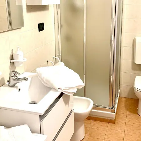 Gardalakeapartment A * Sirmione